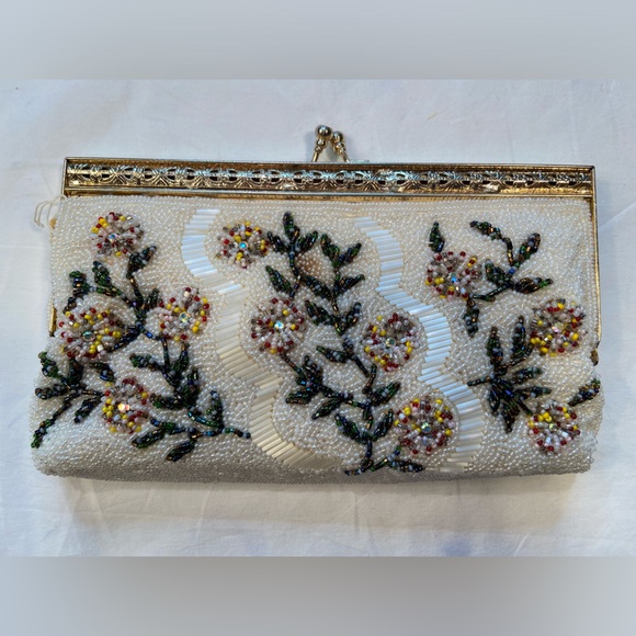 Handbags - Vintage 50’s, Beaded clutch purse, light colors, floral